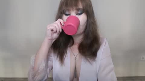 Shelly online show from July 17, 2026, 3:39 pm