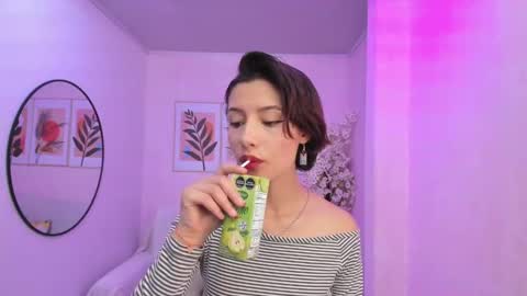 Snapshot of akaza_hakuji_ chatting on February 7, 2025, 12:39 pm Azaka online show from February 7, 2025, 12:39 pm