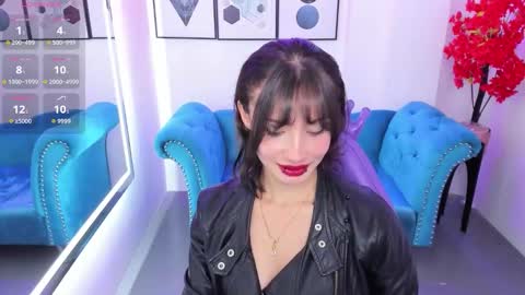 Snapshot of akaza_hakuji_ chatting on November 4, 2025, 12:37 pm Azaka online show from November 4, 2025, 12:37 pm