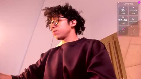 akazaboy online show from June 25, 2026, 5:23 am