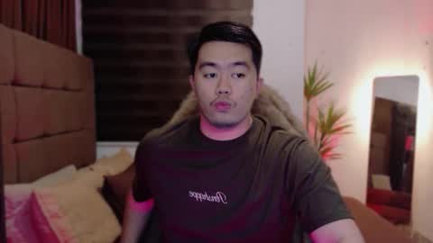 Snapshot of akihiro_morningstar chatting on December 21, 2025, 10:33 am Dave online show from December 21, 2025, 10:33 am