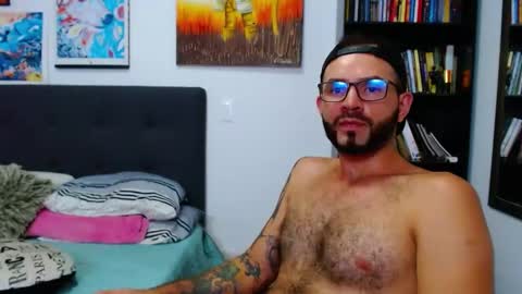 akiles online show from January 9, 2025, 2:01 am