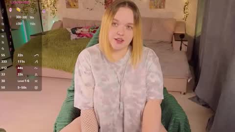 Aki online show from October 4, 2025, 12:14 pm