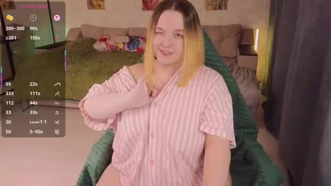 Aki online show from November 8, 2025, 11:10 am