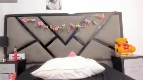 Kira online show from June 11, 2026, 12:32 am