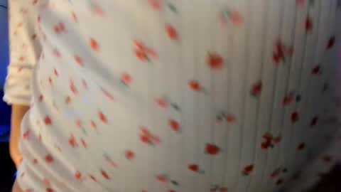 Snapshot of akura_01 chatting on May 25, 2026, 7:58 am Akura is here 3 online show from May 25, 2026, 7:58 am