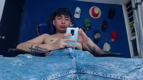 Snapshot of al3xxx_p chatting on May 14, 2026, 3:57 am Alex online show from May 14, 2026, 3:57 am