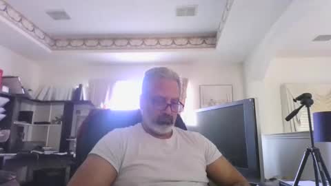 aladdin31673 online show from March 1, 2026, 9:06 pm