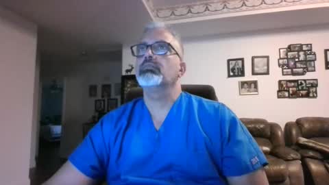 aladdin31673 online show from May 19, 2026, 10:49 pm