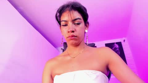 Snapshot of alahia__rodriguez chatting on November 17, 2025, 12:00 pm Alahia Rodriguez online show from November 17, 2025, 12:00 pm