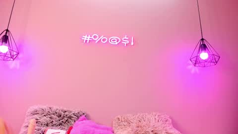 Snapshot of alahia_betancur chatting on January 16, 2025, 3:24 pm Alahia online show from January 16, 2025, 3:24 pm