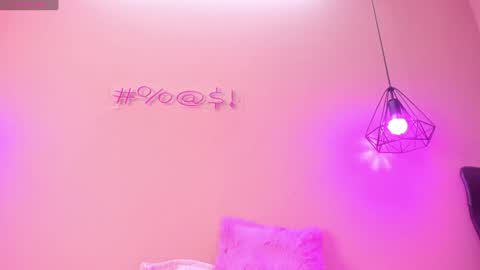 Snapshot of alahia_betancur chatting on February 3, 2025, 3:06 pm Alahia online show from February 3, 2025, 3:06 pm