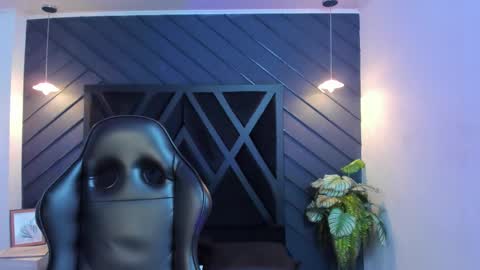 Snapshot of alahia_dangelo_ chatting on September 12, 2025, 11:10 am ALAHIA online show from September 12, 2025, 11:10 am