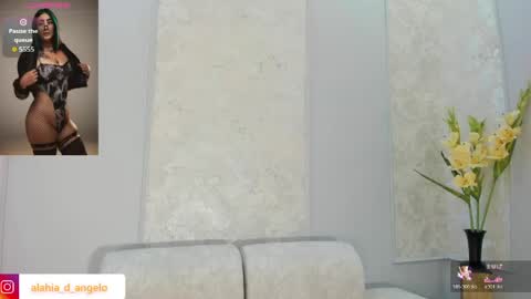 Snapshot of alahia_dangelo_ chatting on May 15, 2026, 5:53 pm ALAHIA online show from May 15, 2026, 5:53 pm