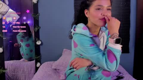 Alaia online show from December 14, 2024, 5:25 pm