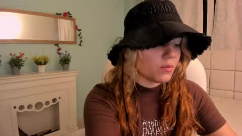 Alaia online show from February 10, 2025, 1:44 pm