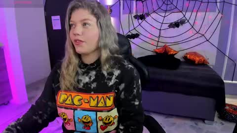 Alaia online show from October 17, 2025, 12:52 pm