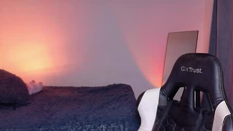 Snapshot of alan18n chatting on April 4, 2026, 10:07 pm alan18n online show from April 4, 2026, 10:07 pm