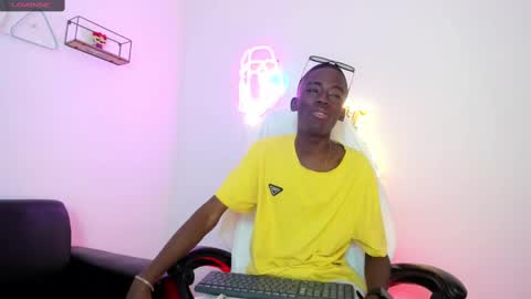 alan_blacke online show from October 30, 2025, 7:58 pm