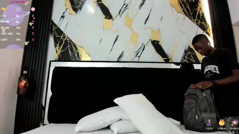 alan_blacke online show from November 1, 2025, 7:49 pm