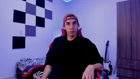 Snapshot of alan_boy01 chatting on September 13, 2025, 11:43 am Alan Boy online show from September 13, 2025, 11:43 am