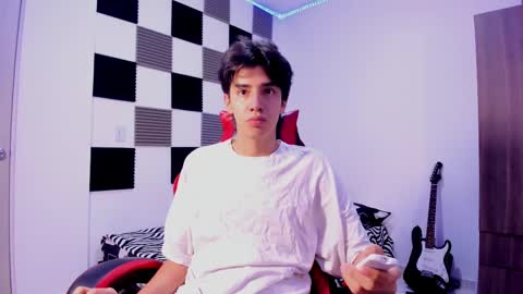 Snapshot of alan_boy01 chatting on October 4, 2025, 11:08 am Alan Boy online show from October 4, 2025, 11:08 am