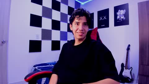 Snapshot of alan_boy01 chatting on October 16, 2025, 2:29 pm Alan Boy online show from October 16, 2025, 2:29 pm