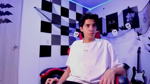 Snapshot of alan_boy01 chatting on October 23, 2025, 11:53 am Alan Boy online show from October 23, 2025, 11:53 am