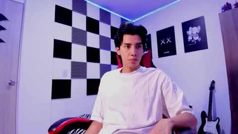 Snapshot of alan_boy01 chatting on November 2, 2025, 11:56 am Alan Boy online show from November 2, 2025, 11:56 am