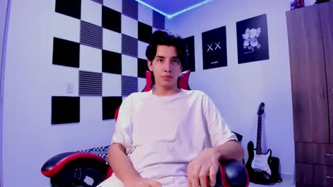 Snapshot of alan_boy01 chatting on November 13, 2025, 12:15 pm Alan Boy online show from November 13, 2025, 12:15 pm