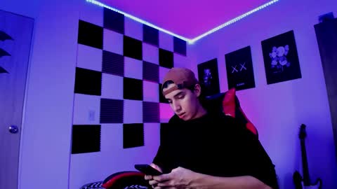 Snapshot of alan_boy01 chatting on November 20, 2025, 11:04 pm Alan Boy online show from November 20, 2025, 11:04 pm