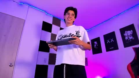 Alan Boy online show from July 25, 2026, 2:20 am
