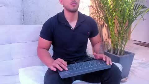 Snapshot of alan_greek_1 chatting on May 13, 2026, 11:18 am Alan greek online show from May 13, 2026, 11:18 am