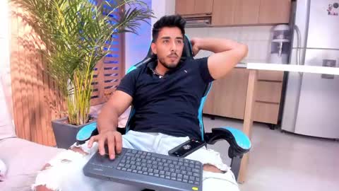 Snapshot of alan_greek_1 chatting on May 25, 2026, 11:11 pm Alan greek online show from May 25, 2026, 11:11 pm