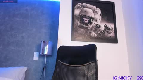 alan_morrys online show from January 28, 2025, 4:08 am