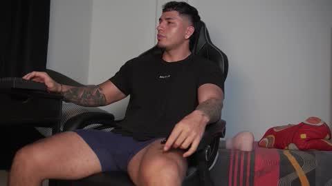 Snapshot of alan_muscle chatting on November 4, 2025, 6:12 am Alan online show from November 4, 2025, 6:12 am