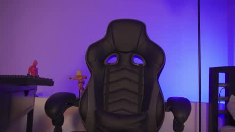 Snapshot of alan_muscle chatting on March 9, 2026, 11:31 pm Alan online show from March 9, 2026, 11:31 pm