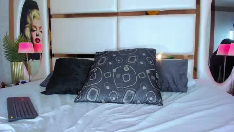 Snapshot of alan_santhos chatting on February 1, 2025, 6:10 am ---Alan--- online show from February 1, 2025, 6:10 am