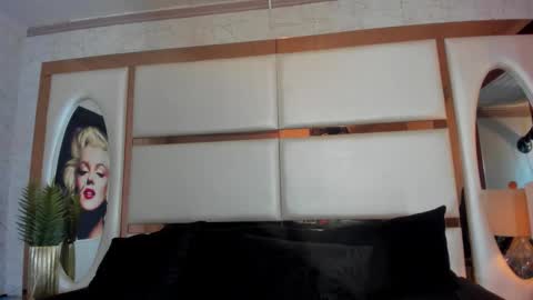 Snapshot of alan_santhos chatting on October 14, 2025, 4:35 am ---Alan--- online show from October 14, 2025, 4:35 am