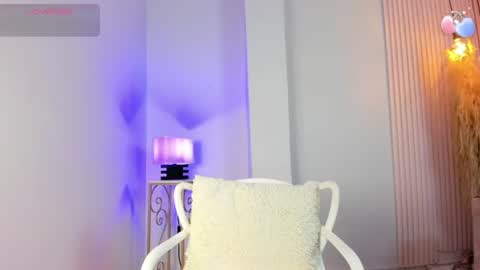 Snapshot of alana__rossetti chatting on June 20, 2026, 12:08 pm Alana online show from June 20, 2026, 12:08 pm