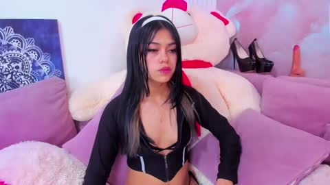 alana_deivis online show from June 27, 2026, 3:33 am