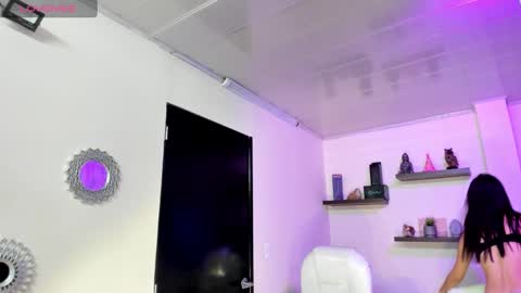 Snapshot of alana_madison chatting on December 18, 2024, 10:30 am Maeve online show from December 18, 2024, 10:30 am