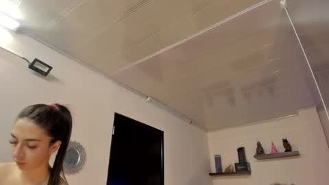 Snapshot of alana_madison chatting on December 21, 2024, 10:28 am Maeve online show from December 21, 2024, 10:28 am