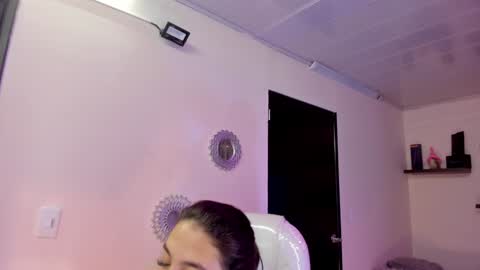 Snapshot of alana_madison chatting on February 4, 2025, 2:10 pm Maeve online show from February 4, 2025, 2:10 pm