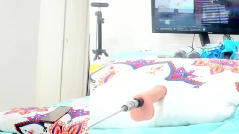 Alana online show from September 28, 2025, 7:30 pm