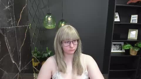 Alana online show from June 21, 2026, 5:54 am