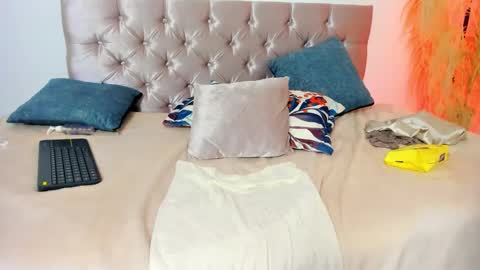 Snapshot of alana_vega69 chatting on October 24, 2025, 2:35 pm alana_vega69 online show from October 24, 2025, 2:35 pm