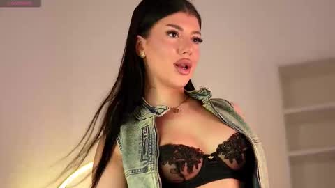 AlanaBaabe online show from March 12, 2026, 6:19 am