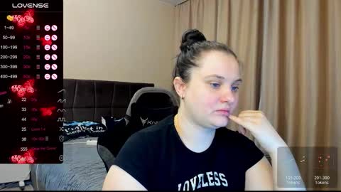 Snapshot of alanabrox chatting on November 14, 2025, 11:35 pm Julia online show from November 14, 2025, 11:35 pm