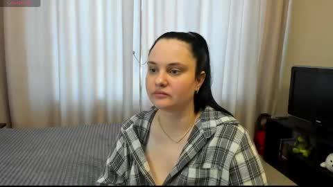 Snapshot of alanabrox chatting on May 16, 2026, 10:36 am Julia online show from May 16, 2026, 10:36 am